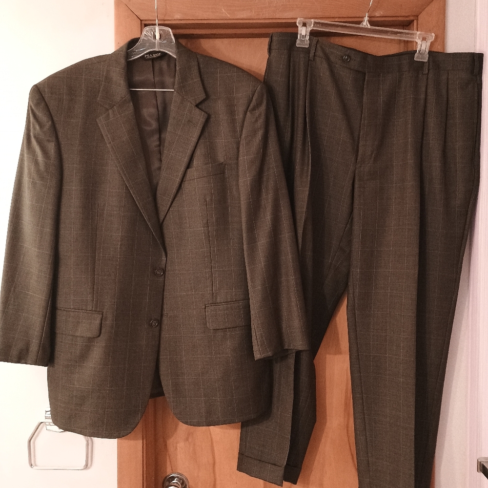 Jos A Bank Charcoal Grey Window pane Suit 44-46R Single Breasted